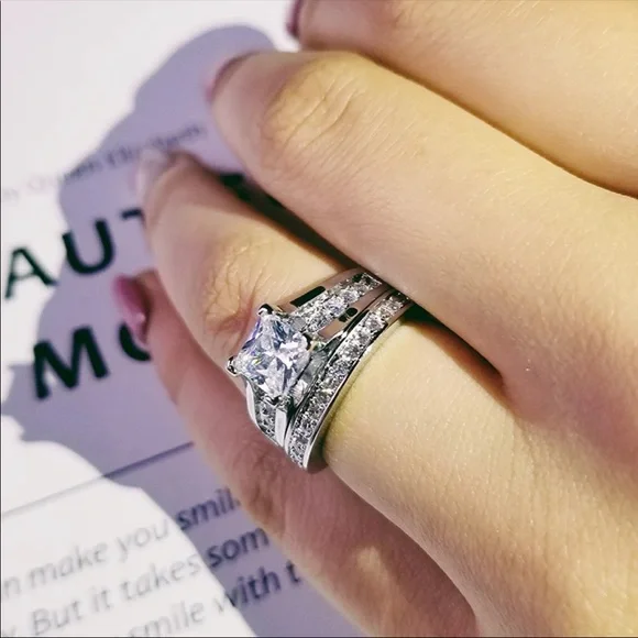 New Women’s 2pc Set 925 Silver Diamond Ring - Picture 2 of 4